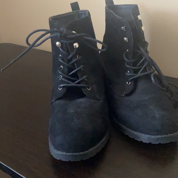 Black boots - Picture 3 of 3